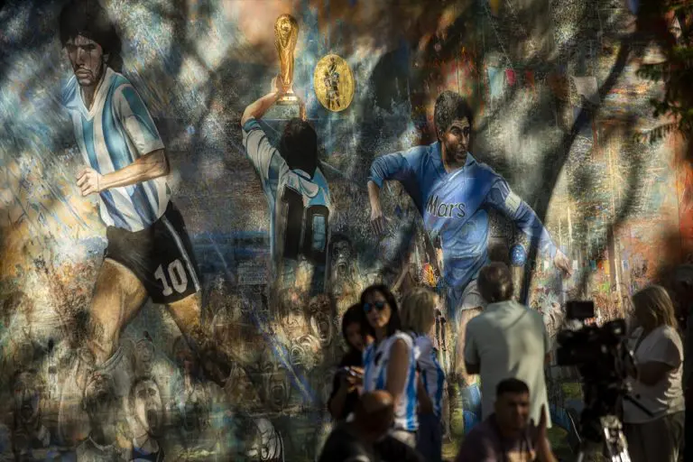Druga godišnjica smrti: U Buenos Airesu pažnju privlače murali Maradone