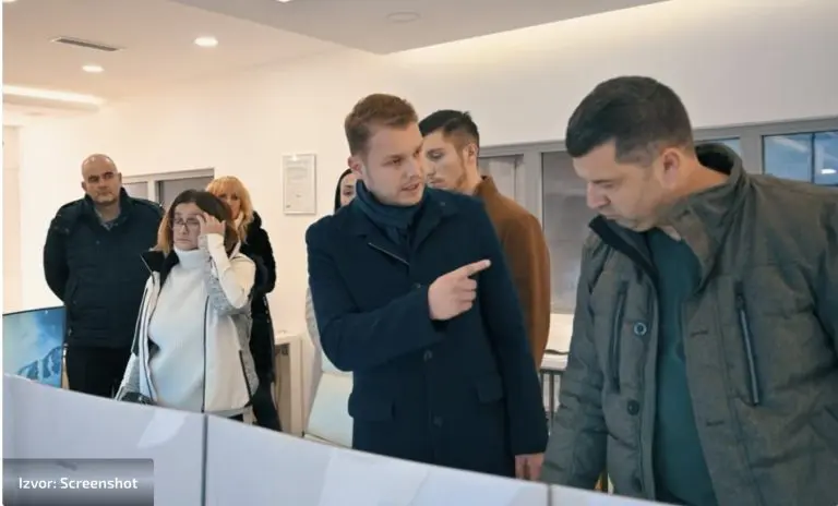 Stanivuković “upao” u Toplane: Naružio uposlene, spomenuo i ostavke (VIDEO)