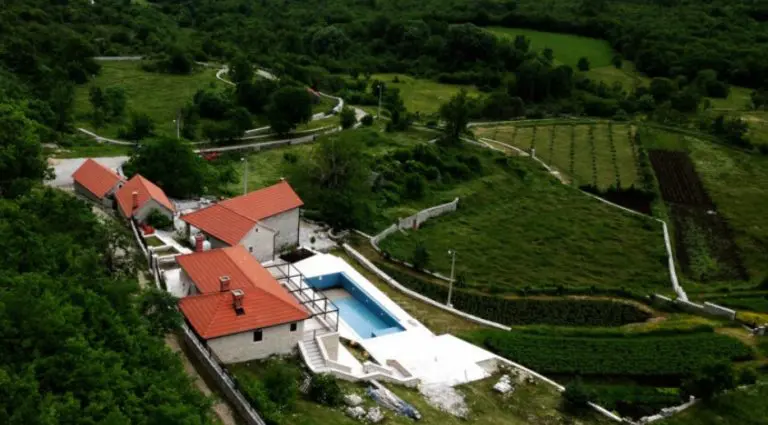 BOGAT, BOGATIJI, LUKA PETROVIĆ Na imanju “gospodara” istočne Hercegovine