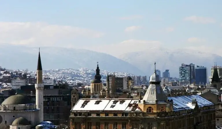 Političari, sveštenici i korupcija su glavne kočnice  pomirenja i napretka u Bosni i Hercegovini