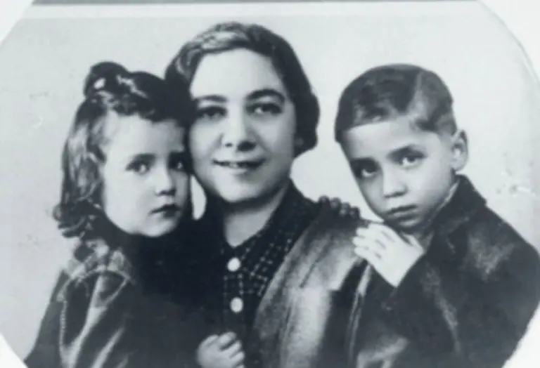 Sa 6 godina je postala jedan od ‘Mengeleovih blizanaca’: Svjedočanstvo žene koja je preživjela eksperimente u Aušvicu