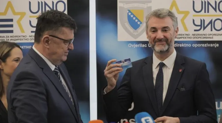 Tegeltija uručio ministru Forti digitalni kvalifikovani potpis