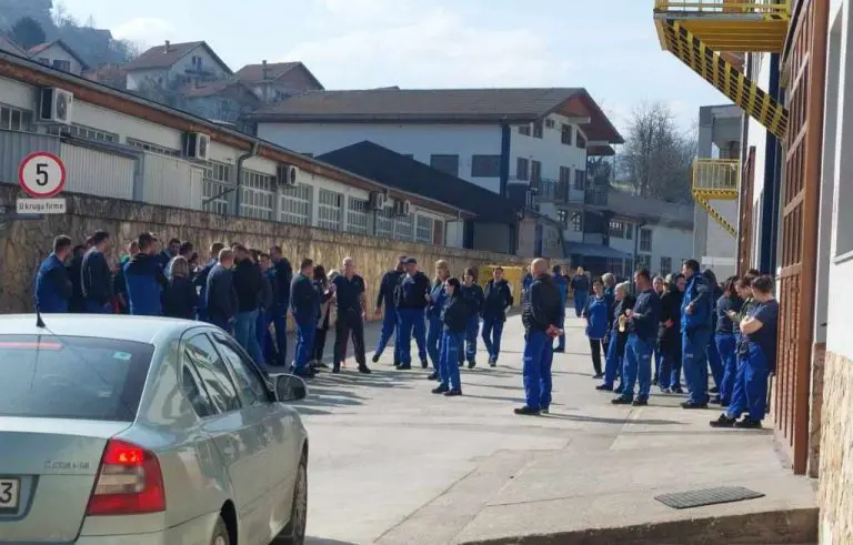 Radnici kompanije Emka u Goraždu protestovali nezadovoljni uslovima rada
