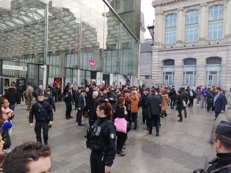 Šestoro povrijeđenih u napadu nožem na željezničkoj stanici u Parizu