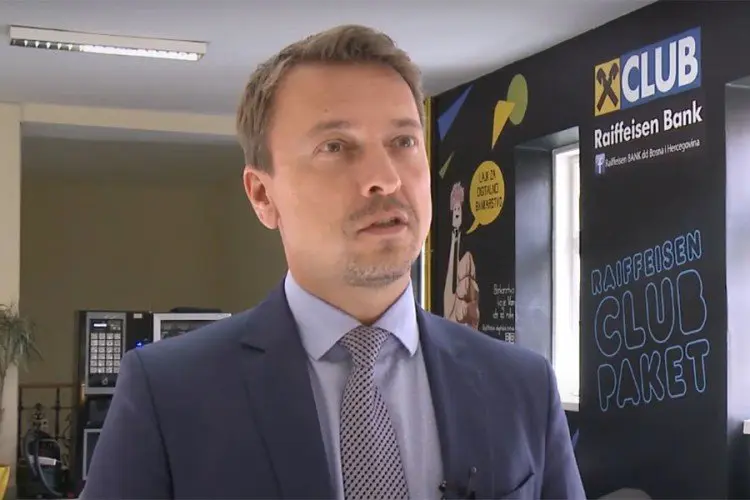 Šta se dešava u Raiffeisen banci: Zašto je direktor Karlheinz Dobnigg u martu iznenada podnio ostavku?