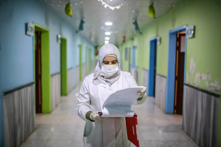 Hrabre Sirijke tragale za preživjelima ispod ruševina nakon razornog zemljotresa