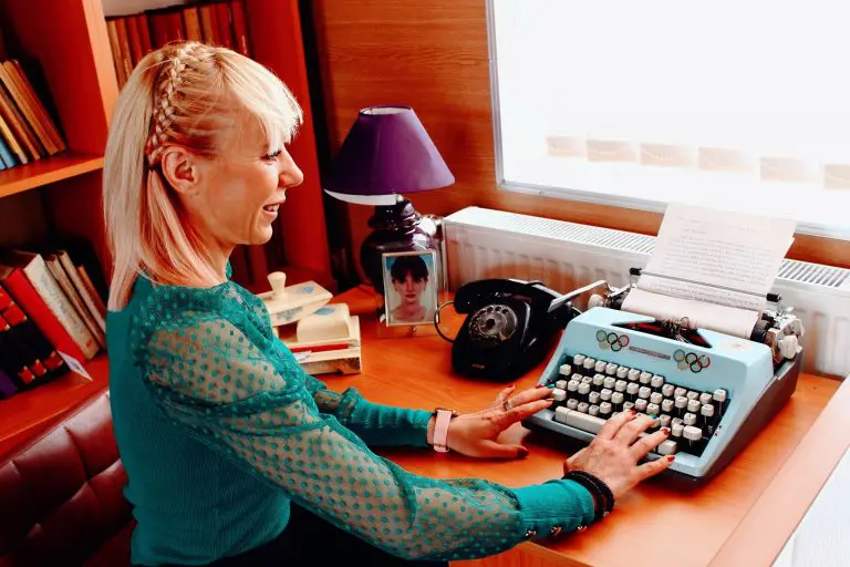 Autorica romana “Krvava čestitka” Mirjana Sušić za BUKU: Važno je širiti pozitivnu energiju i ljubav prema knjigama i čitanju