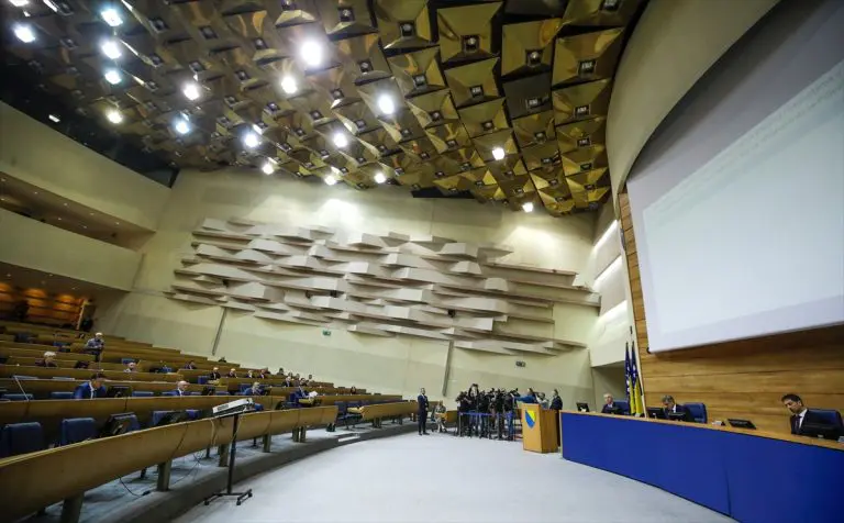 Predstavnički dom PSBiH usvojio prijedlog dopuna Zakona: Zaustaviti povećanje plaća izabranih i imenovanih dužnosnika