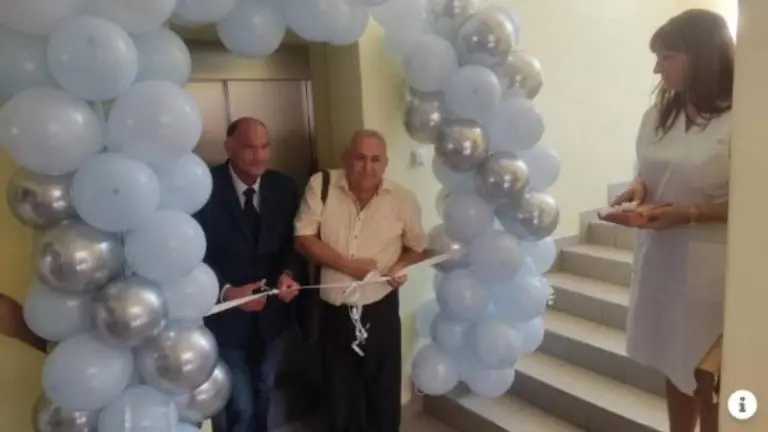 Austrijski list o BiH pred izbore: “Zamislite načelnik Beča svečano otvori lift”