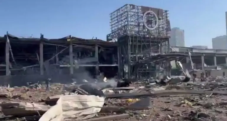 Raste broj žrtava u raketiranju trgovačkog centra: “Tri su razloga za napad”