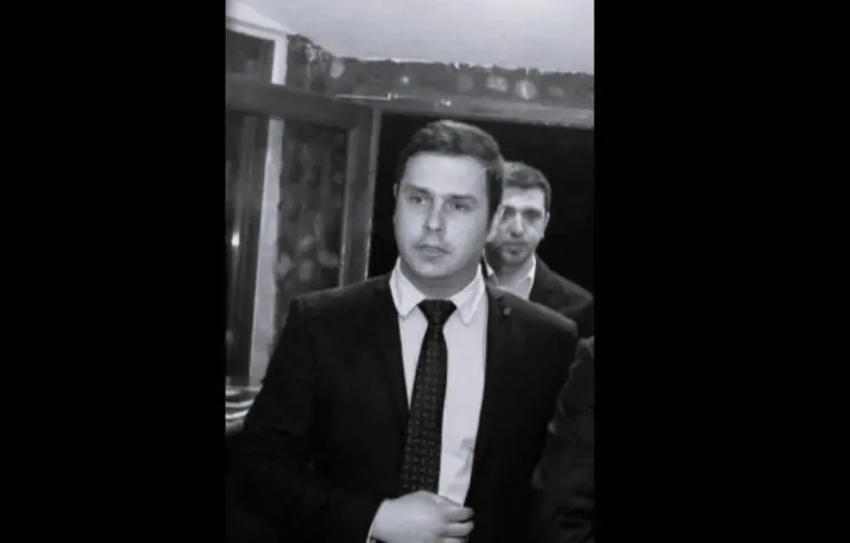U 35. godini iznenada preminuo Semir Smajić, mladi političar iz Srebrenice