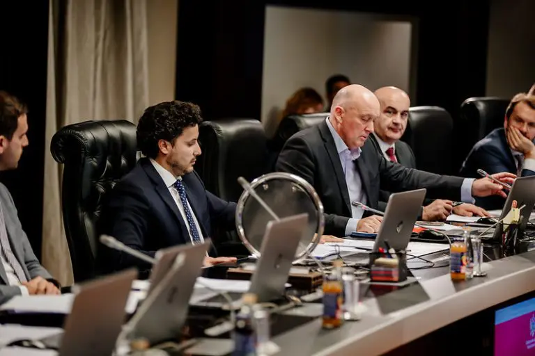 VLADA CRNE GORE USVOJILA TEMELJNI UGOVOR SA SPC: Najavljeni novi izbori