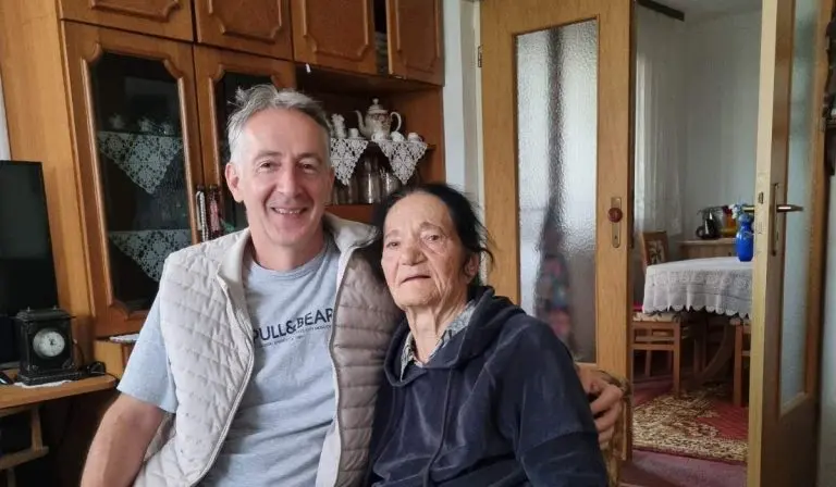 Pronašao 3.300 KM i vratio vlasnici,  a onda se rastužio kad je saznao za šta je novac skupljala