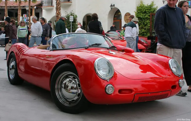 Naučnici tvrde: Postoji veza između malog penisa i želje za brzim automobilima