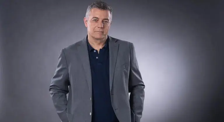 Mićko Ljubičić pjesmom opisao zašto građani Srbije nedeljama šetaju (VIDEO)