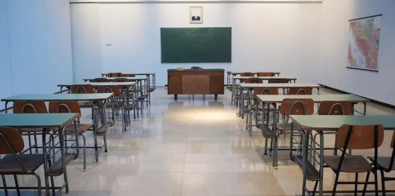 PROFESORSKA TUGA (NI)JE PREGOLEMA: Vidim, kukaju profesori što im kasne plate…