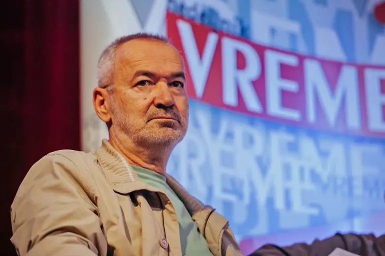 Dragan Todorović za BUKU: Vlast kojoj je obraz na dupetu