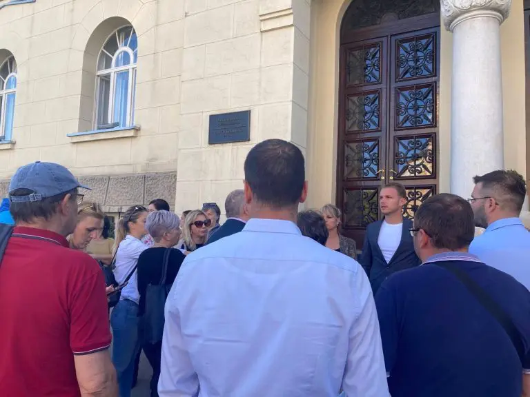 Radnici „Akvane“ protestovali ispred Gradske uprave