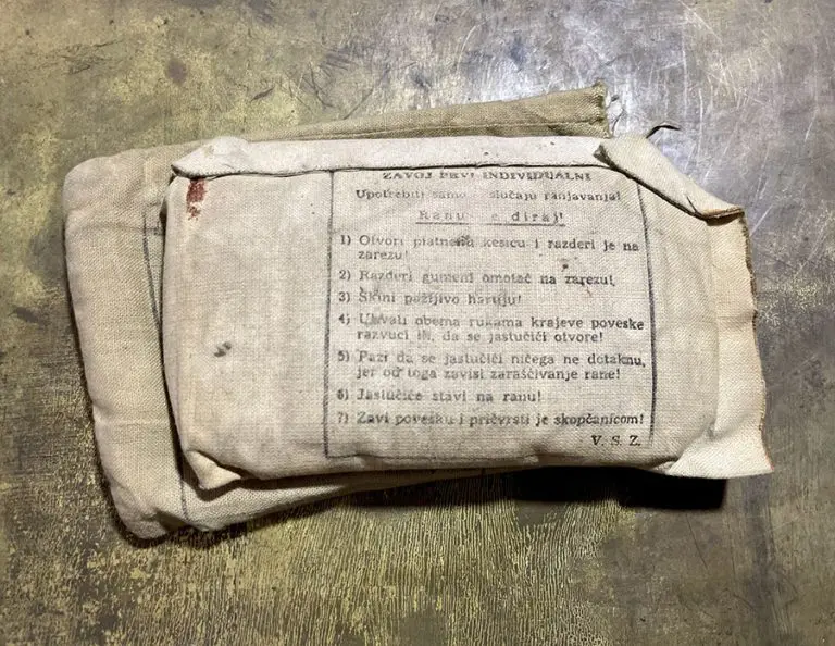 Nenad Veličković: Pogled na cvijeće odozdo