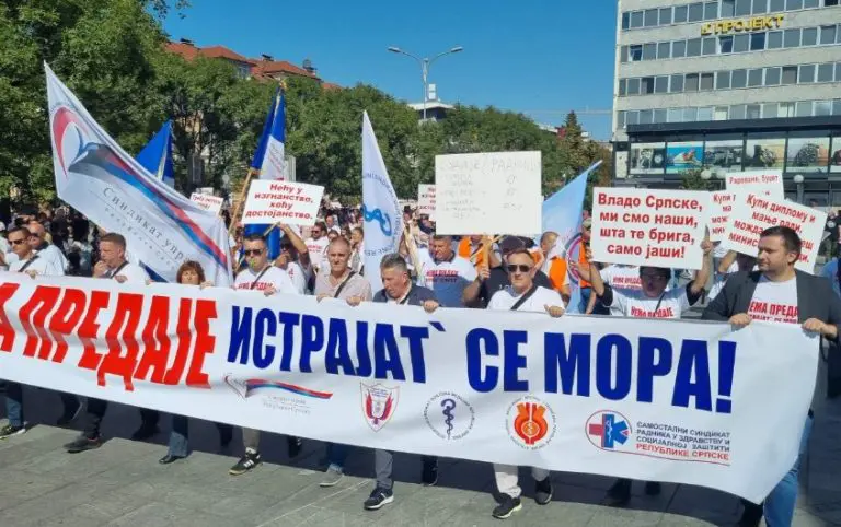 Platni paradoks: Konobari imaju veće plate od glavne medicinske sestre, a građevinski radnici od ljekara!