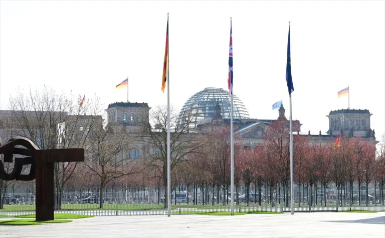 Njemačka planira uvesti karticu za strance: Pogledajte kako bi ih sve bodovala