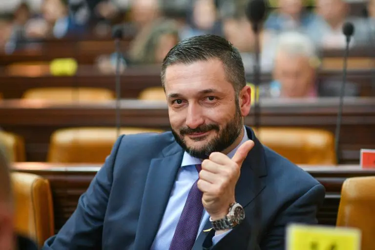 “Stanivuković zamijenio bravu na mojoj kancelariji, zvao sam policiju”