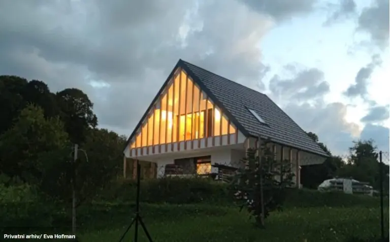 Mladi par iz Slovenije sagradio kuću bez kredita: “Ne znam kako nam je ovo uspjelo…”