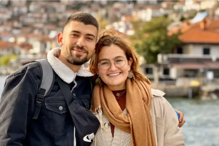 Priča o ljubavi Amerikanke i Bosanca koja ne poznaje granice: Kako su Ellie i Senći izabrali BiH za domovinu i sada je promovišu