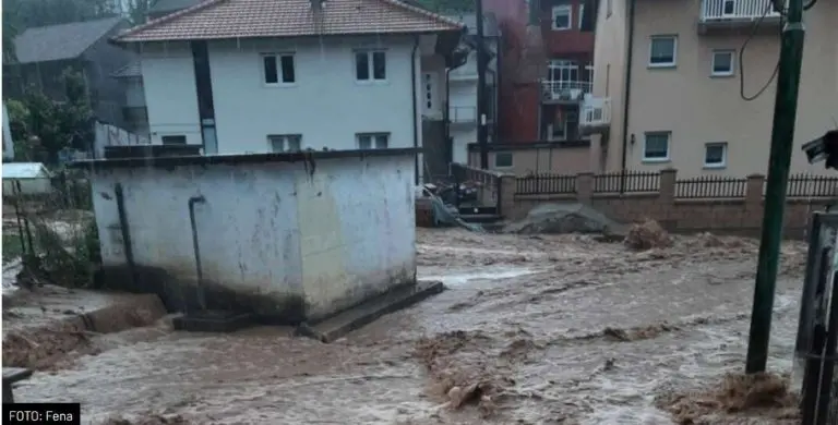 Ponovo su pod vodom: Stanovnici u strahu, ne pamte ništa slično