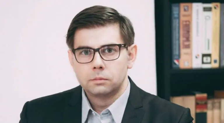 KREDITI “Imamo dva scenarija. Jedan je privatizacija javnih preduzeća ili prodaja prirodnih bogatstava…”