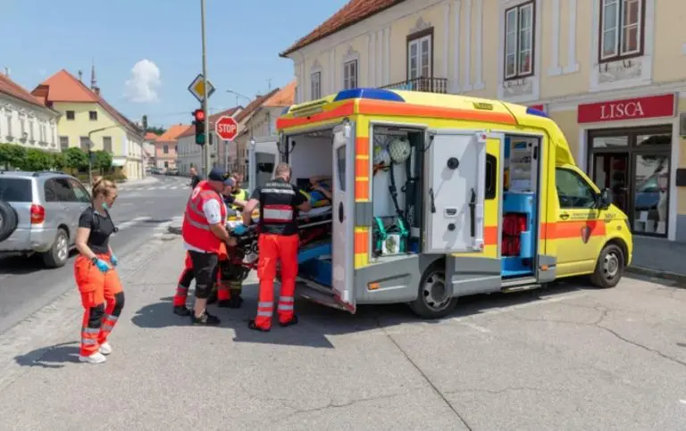 Trener s djecom zaglavio u liftu u Sloveniji, izvukli ih vatrogasci. Osmero ih je prebačeno u bolnicu