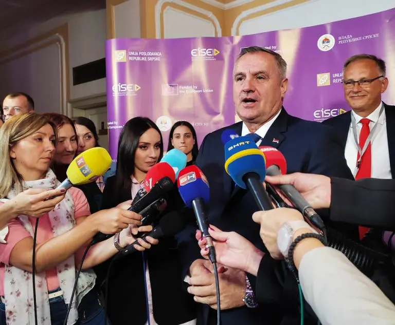 Smiju li Višković i Vlada odustati od kriminalizacije klevete?