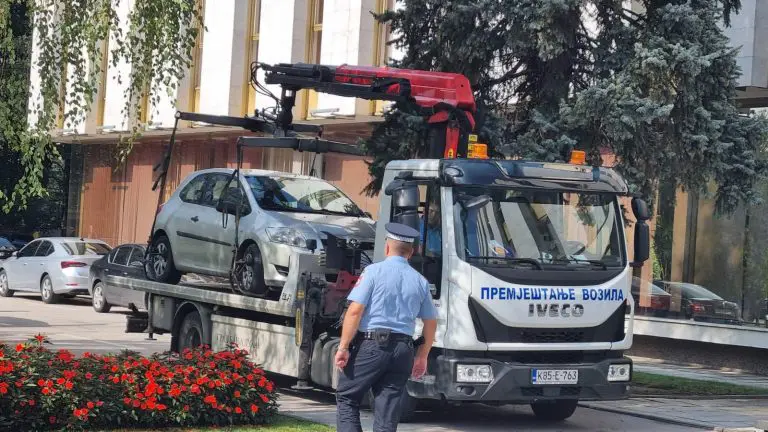 POGLEDAJTE VIDEO Pauk odvezao automobil Nebojše Vukanovića