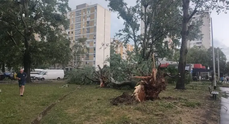 Strašno nevrijeme: U Zagrebu poginule dvije osobe, puno ozlijeđenih