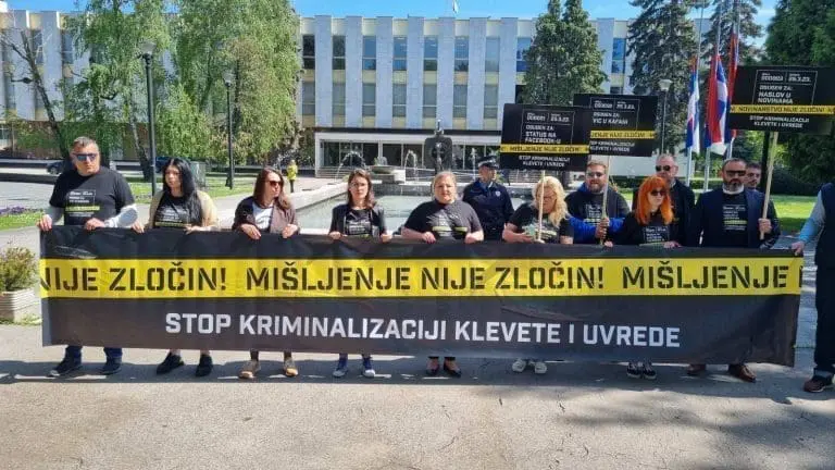 Novinari u Banjaluci poručili: Javna rasprava o kriminalizaciji klevete je besmislena