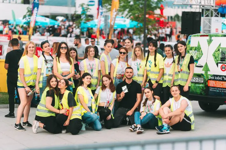 Kilometri su mnogo lakši uz ovakvu podršku: Više od 120 mladih ljudi volontiralo na Banjalučkom polumaratonu