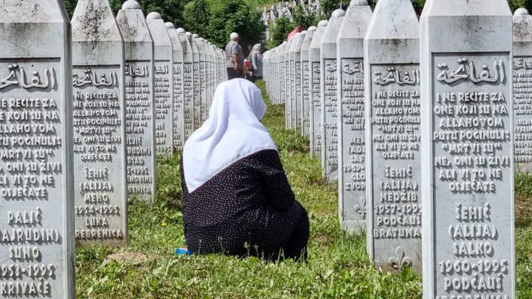 Počela komemoracija u Srebrenici