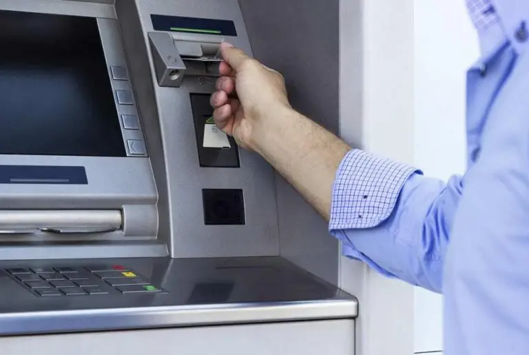 Podizanje novca sa bankomata banke naplaćuju 20 KM