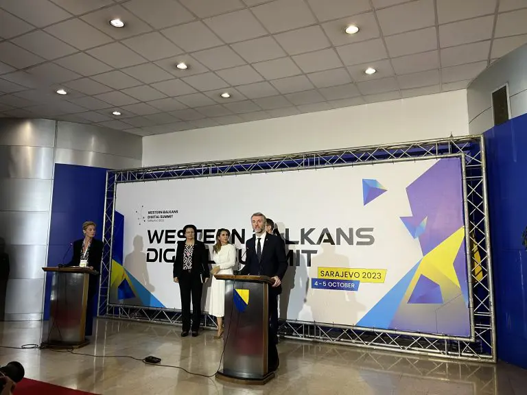 Apsurdno: BiH – zemlja koja zaostaje u digitalnoj transformaciji, domaćin regionalnog digitalnog samita