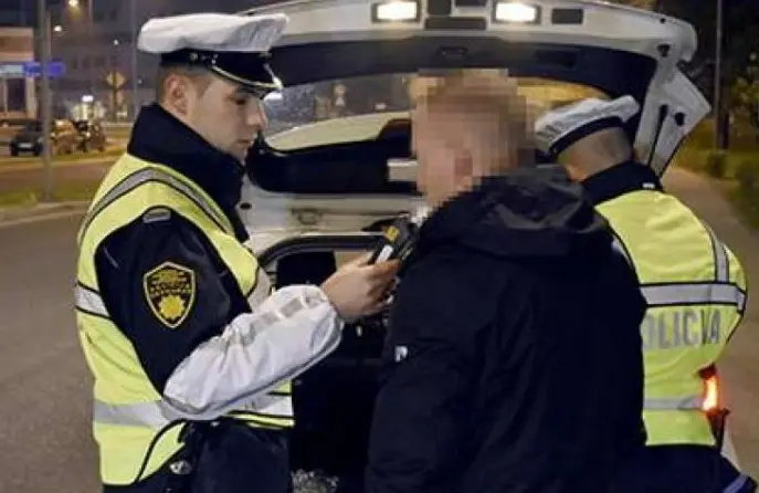 Policija može da uhapsi i pijane pješake: “Ako ima više od 0,8 promila, ide iza rešetaka”