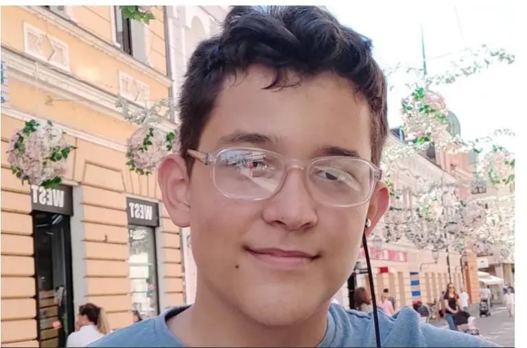 Dječak iz BiH tražio posao kako bi zaradio za ekskurziju: U dirljivom oglasu naveo da mu novac treba jer su on i majka s novcem “kratki”