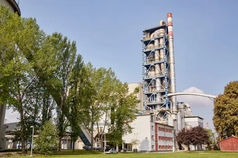 Mađarski milijarder, blizak Viktoru Orbanu, pokreće prvi biznis u BiH – kupuje poznatu fabriku…