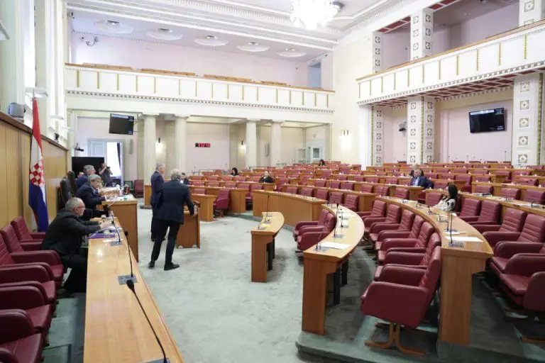 ISTEKAO ROK ZA KANDIDATURE: U subotu kreće službena kampanja