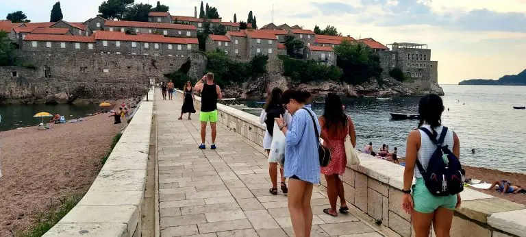 Sveti Stefan – nekada biser Jadrana, sada ostrvo duhova