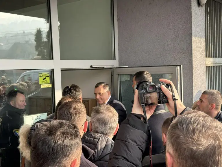 Odgođen glavni pretres na suđenju Miloradu Dodiku