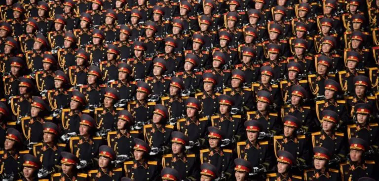 ‘Mama, idem u rat!‘: Sjeverna Koreja se hvali da je 800 hiljada građana spremno uzeti pušku i krenuti u borbe sa SAD-om