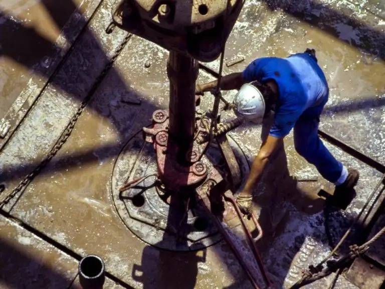 Zemlje G7 i Australija ograničile cijenu ruske nafte na 60 dolara po barelu