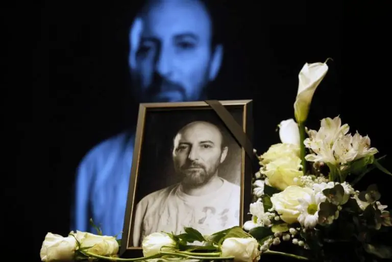 Bol i tuga u Kamernom teatru 55: Kolege i prijatelji oprostili se od glumca Saše Petrovića