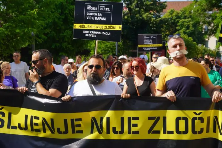 Za veto na klevetu nema dovoljno ruku, na potezu Ustavni sud RS