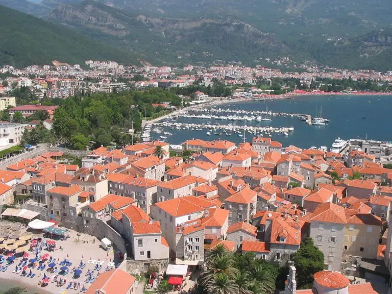 Otrovalo se skoro 100 turista u Budvi